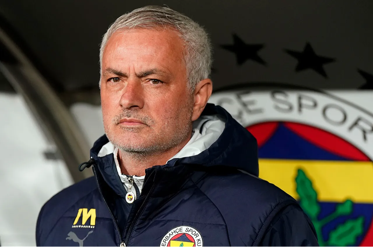 Fenerbahçe, Benfica'ya karşı Şampiyonlar Ligi'ne havlu atılması sonrası Mourinho'nun görevine son verdi