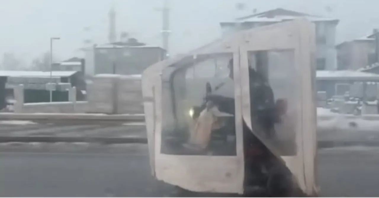 Gören bir daha baktı! Akıllara Sakar Şakirdeki sahne geldi