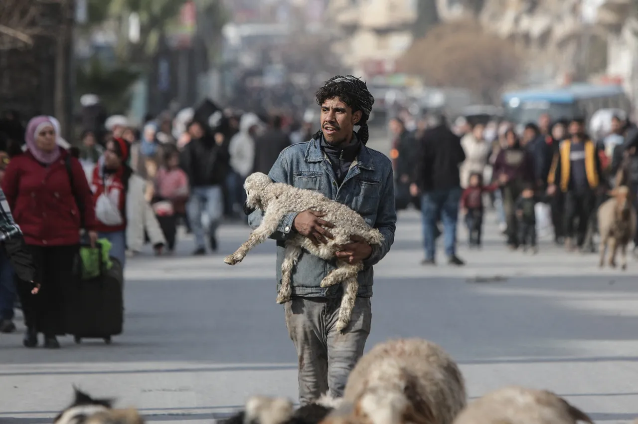 Halep'te gerginlik sürüyor! Suriye Ordusu, YPG'yi 3 noktada vuruyor
