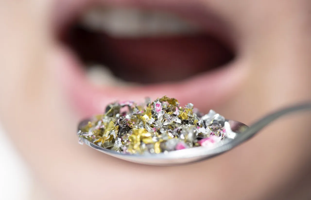 Kaşık kaşık mikroplastik yiyoruz! Uzmanlar en şaşırtıcı gıdaları açıkladı 