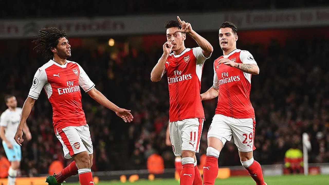 Muhtemel 11 belli oldu! Arsenal - Liverpool maçı hangi kanalda, saat kaçta canlı yayınlanacak?