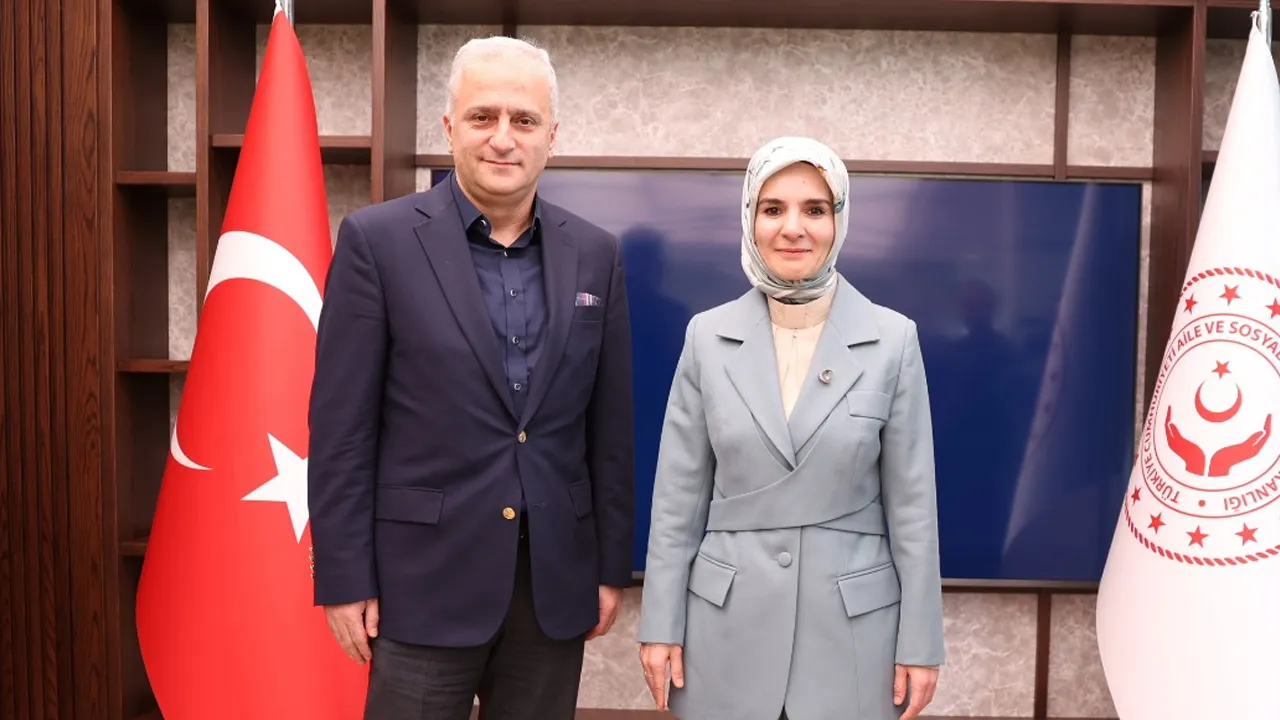 Toplantıya Türkiye Gazetesi Genel Yayın Koordinatörü Yücel Koç da katıldı.