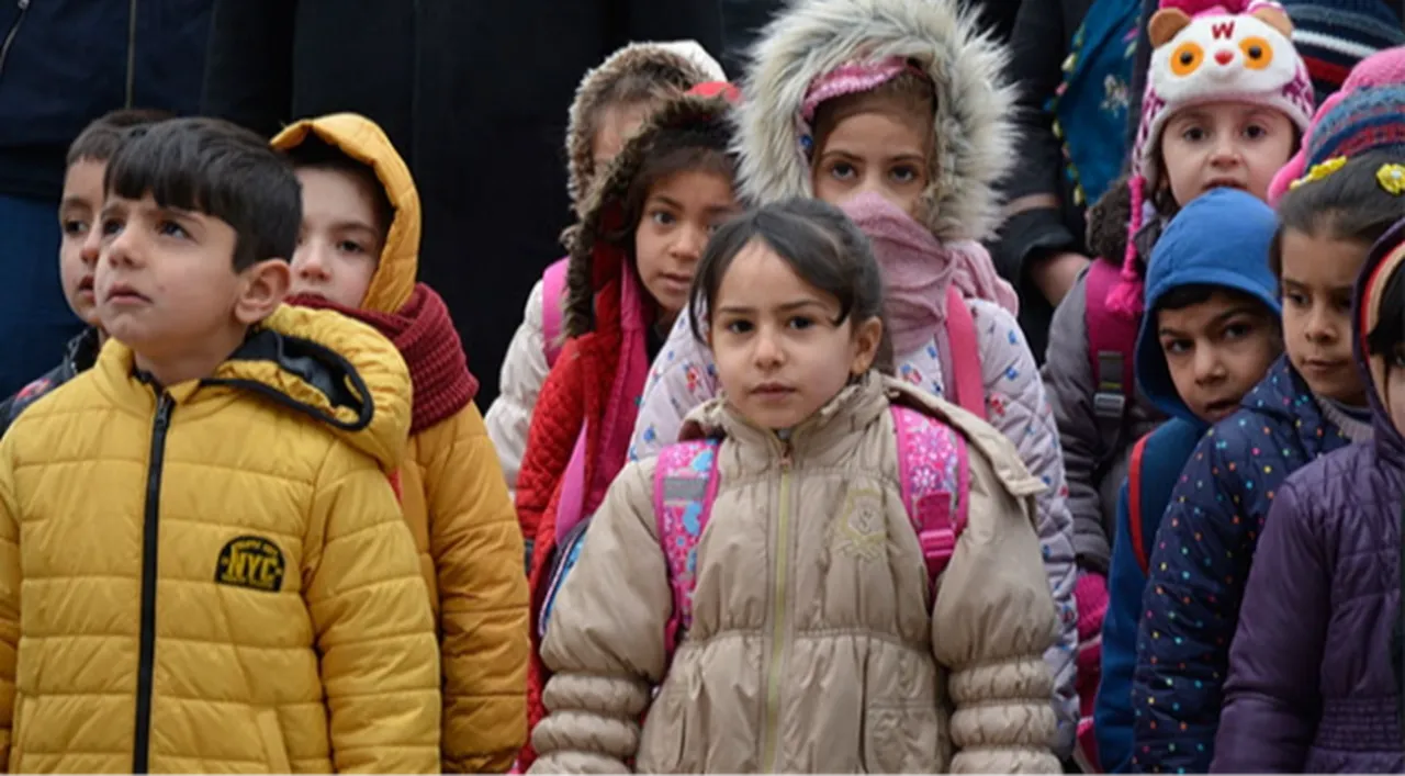 Yarın okullar tatil mi? 9 Ocak Cuma Meteorolojiden peş peşe fırtına ve kar yağışı uyarısı geldi!