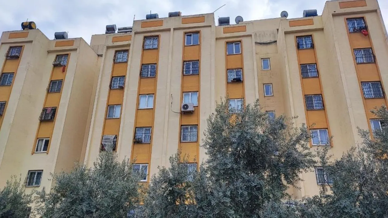 Adana'da bir garip olay! Asansördeki mide bulandıran görüntünün sebebi ortaya çıktı