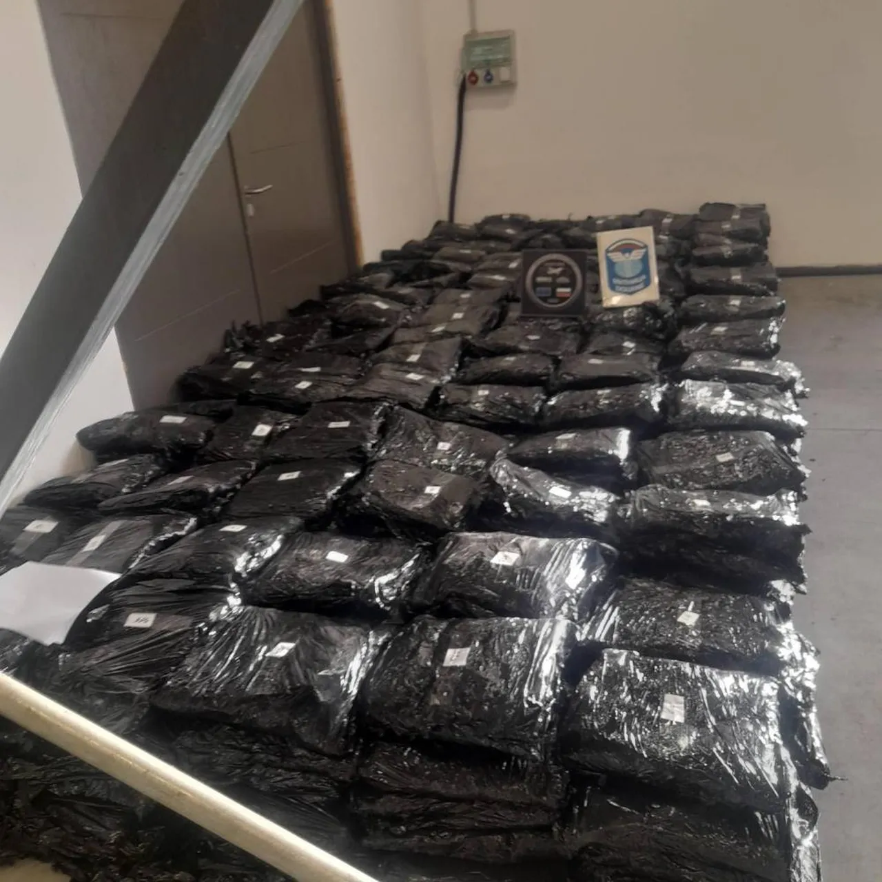 Değeri 6 milyon euroyu aşıyor! Türkiyeye getiriliyordu, 739 kilo sınırda yakalandı