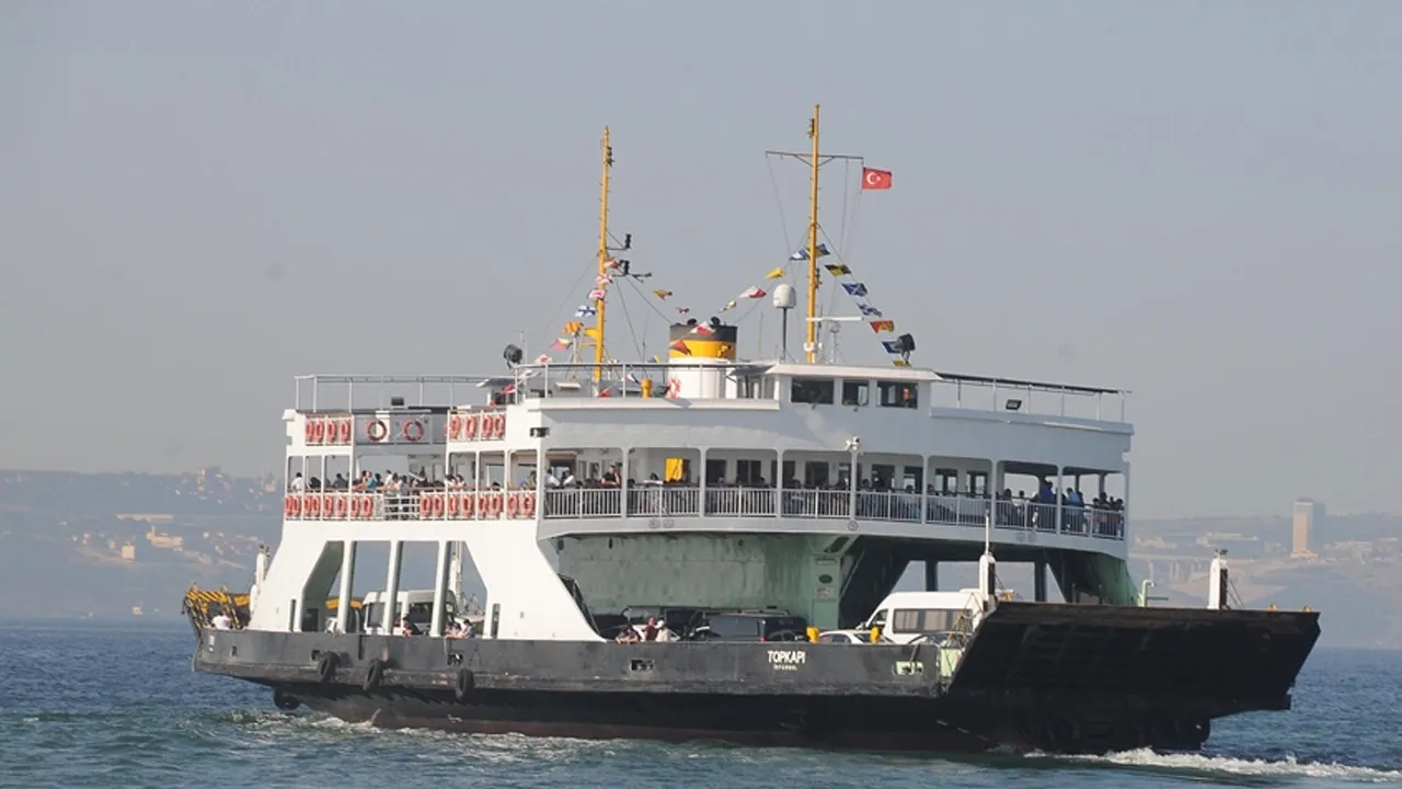 Fırtına deniz ulaşımını durdurdu! Çok sayıda feribot seferi iptal