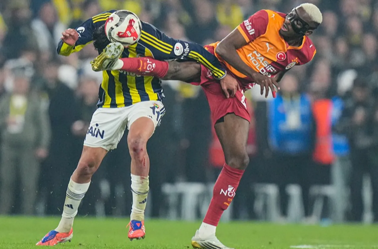 Süper Kupa'da Galatasaray, Trabzonspor'u; Fenerbahçe, Samsunspor'u eledi