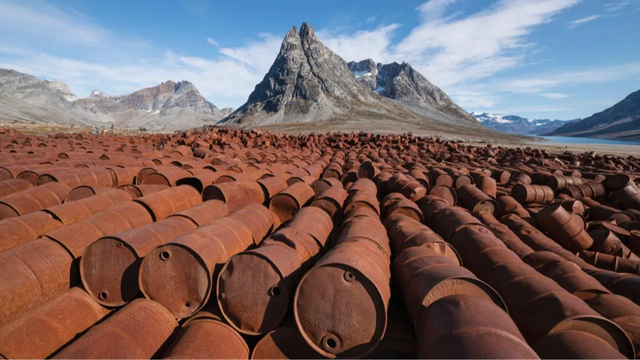 Buzlar eriyor, ABD’nin gizli askeri üssü ortaya çıkıyor: Grönland’de alarm