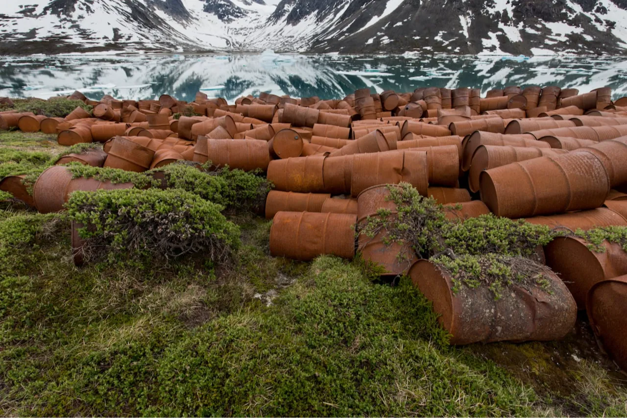 Buzlar eriyor, ABD’nin gizli askeri üssü ortaya çıkıyor: Grönland’de alarm