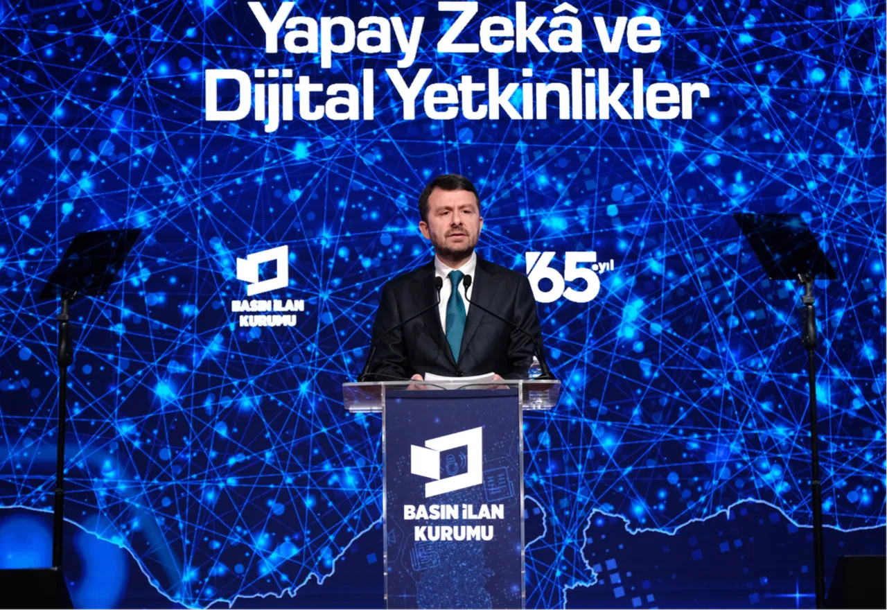 İletişim Başkanı Burhanettin Duran basın mensuplarına seslendi: Sorumluluğu yapay zekaya bırakamayız