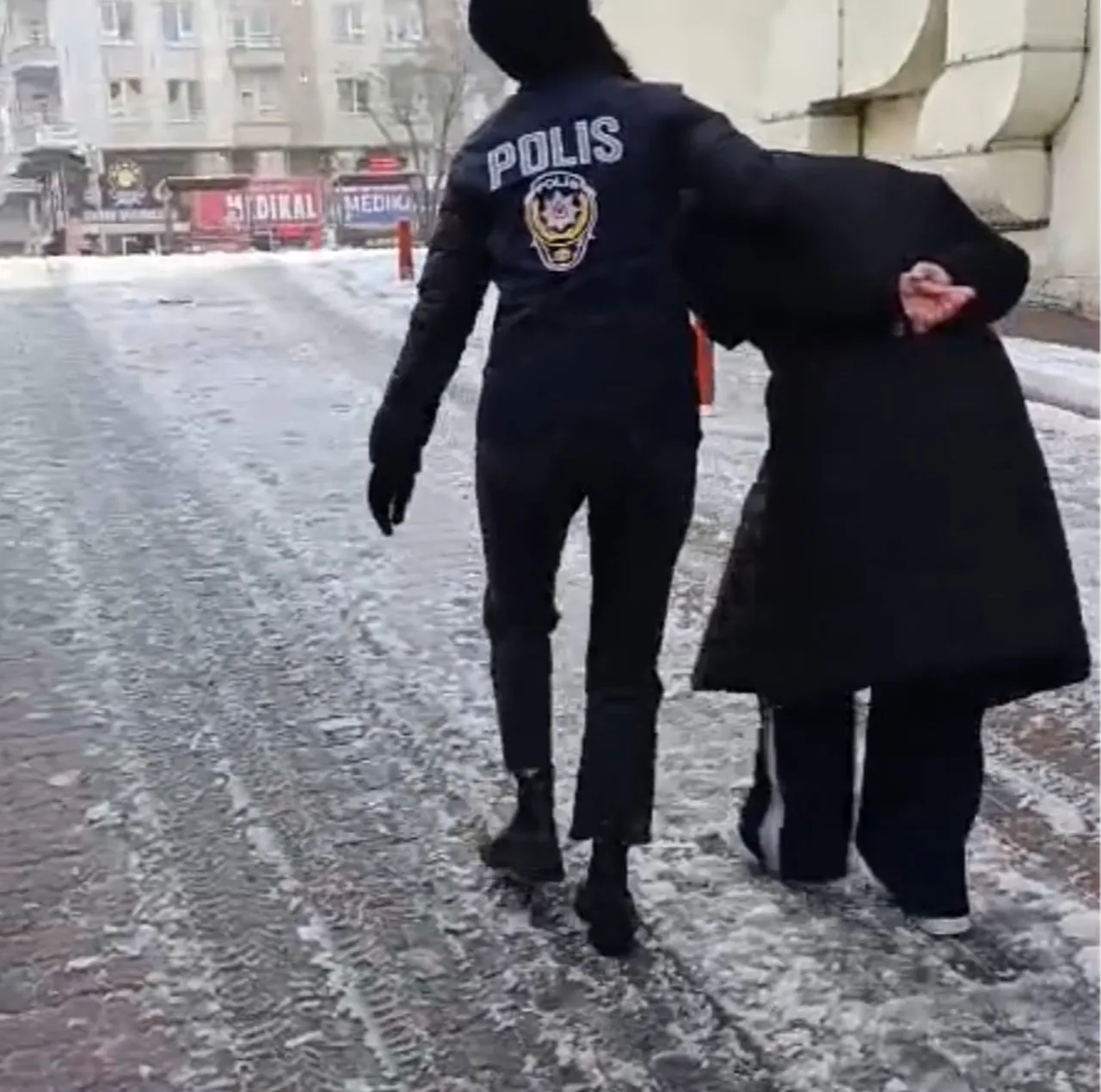 iş adamlarına şantaj yapan çete çökertildi