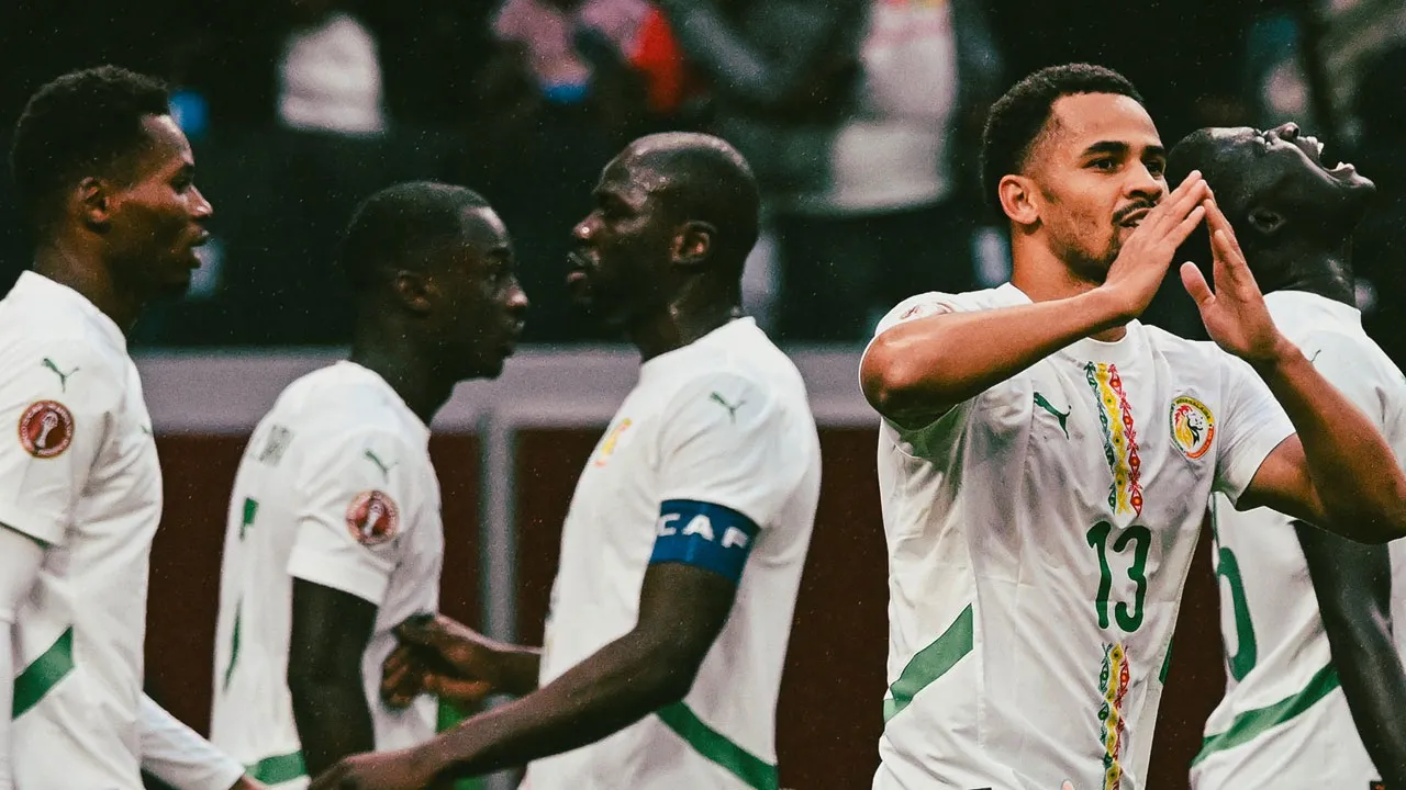 Jakobslu Senegal, Nene ve El Bilal Toure'yi üzdü