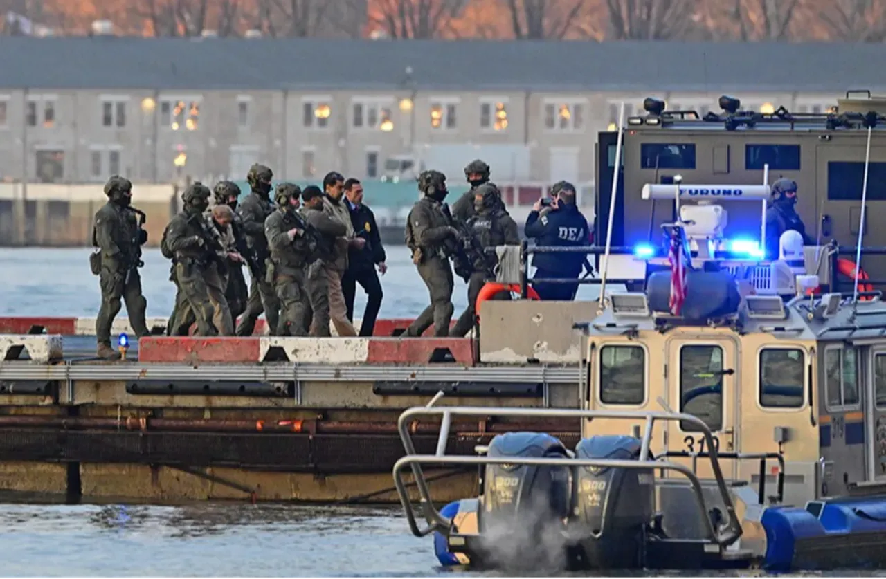 Maduro sonrası masa kuruldu! ABD heyeti Caracas'a gitti