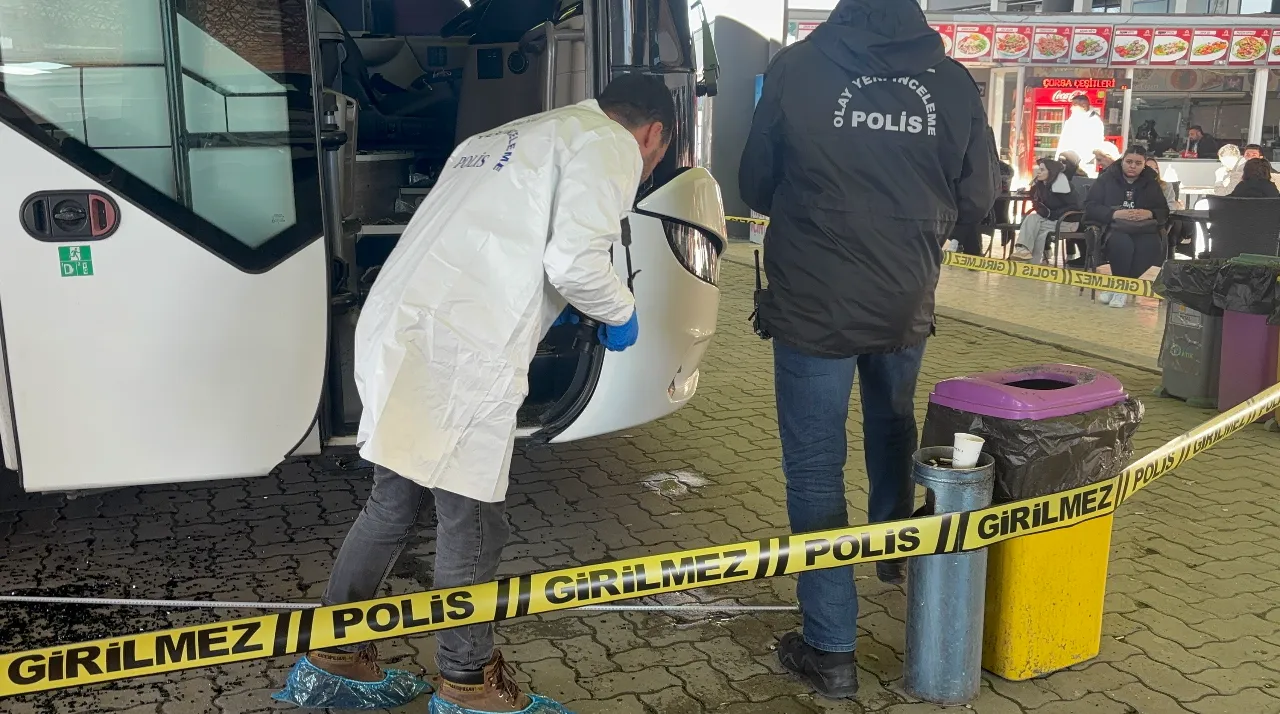 Otogarda dehşet! Otobüs hareket etti, altında kalan şoför öldü