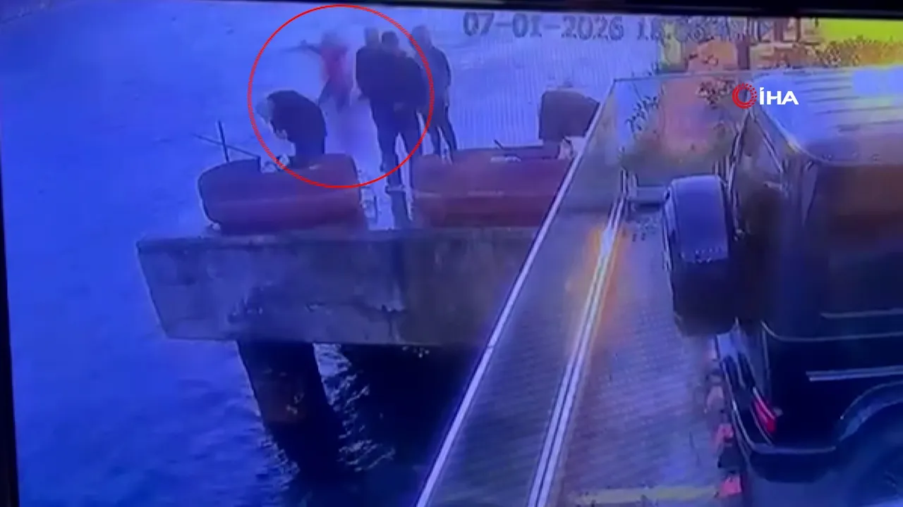 Sarıyer'de hayatını kaybeden motosikletli gencin denize düştüğü anlar kamerada