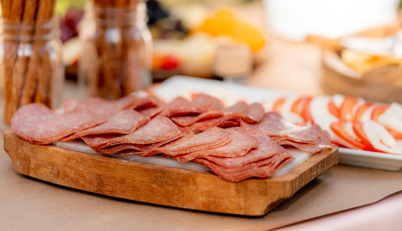 Pizza, salam, sosis ve kola! Hangi madde hangi kanser riskini artırıyor?