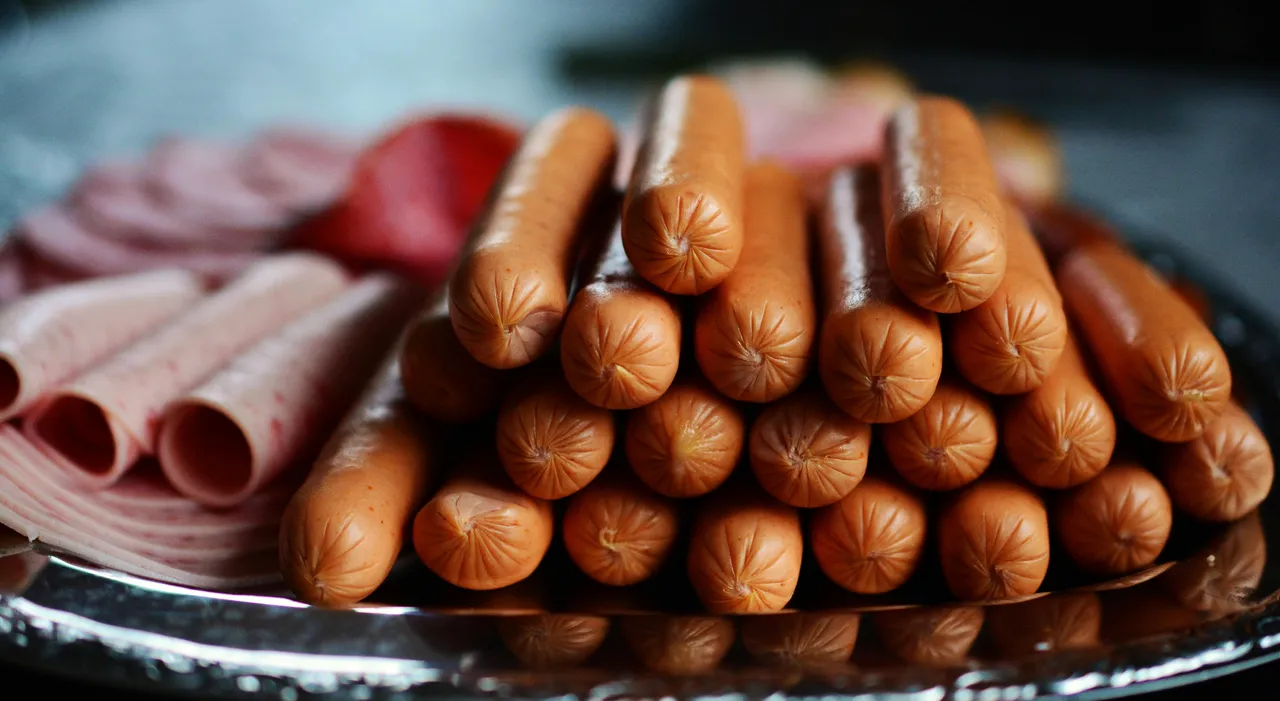 Pizza, salam, sosis ve kola! Hangi madde hangi kanser riskini artırıyor?