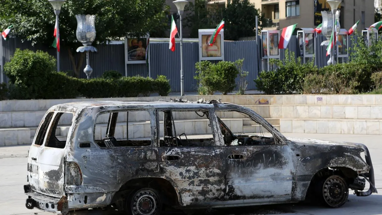 Tahran'da 'sokağa çıkmayın' uyarısı! İran'da okullara ara verildi