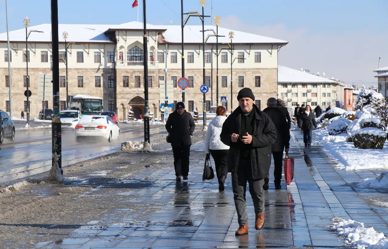 Tarkan, Sivasa 22 milyon dolar mı bağışladı? Resmi açıklama geldi