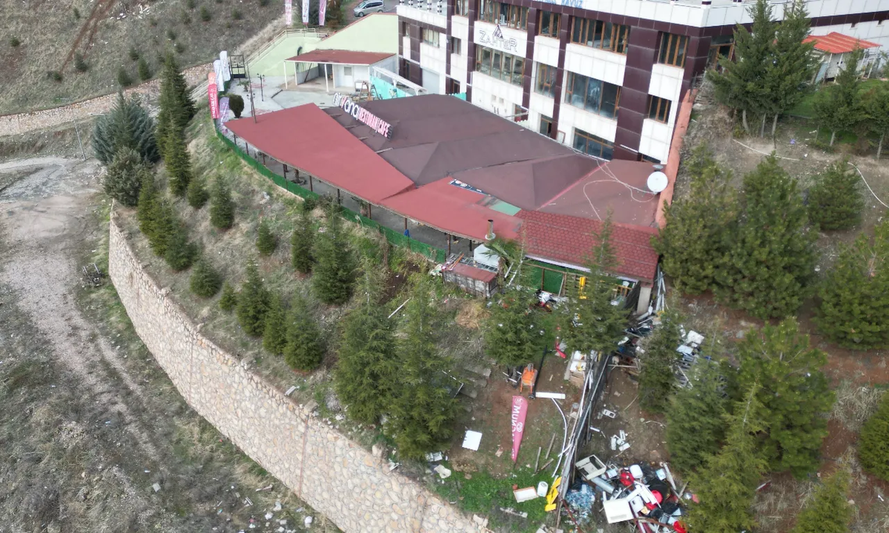 Tokatta havuz deposunda dehşet! Babasını öldürüp gömdüğünü itiraf etti