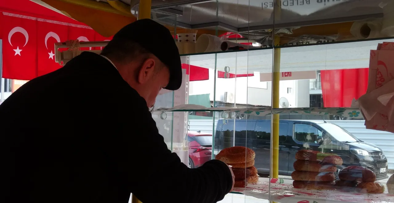 Yeşilçam'dan simit tezgahına… Sağlık sorunları sanat hayatını bitirdi