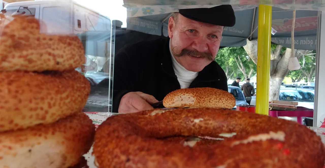 Yeşilçam'dan simit tezgahına… Sağlık sorunları sanat hayatını bitirdi
