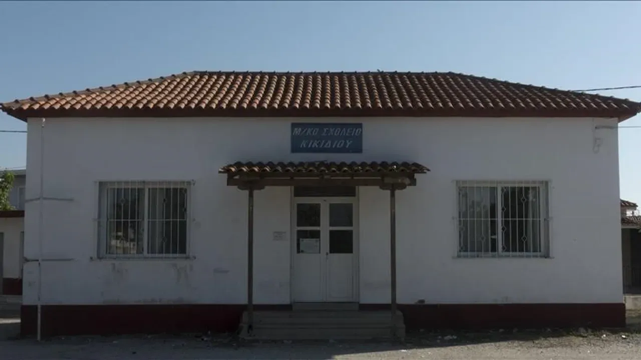 Yunanistan'da Türk okuluna terör saldırısı! Ankara'dan peş peşe uyarı