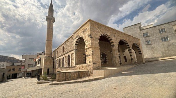 6 Şubat depremlerinde hasar gören 6 tarihi cami cemaatiyle buluşacak
