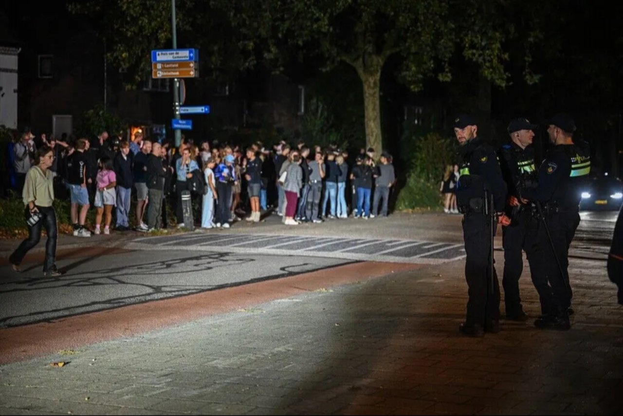 Belediye binası önünde ortalık savaş alanına döndü! Çevik kuvvet sokağa indi, çok sayıda gözaltı var