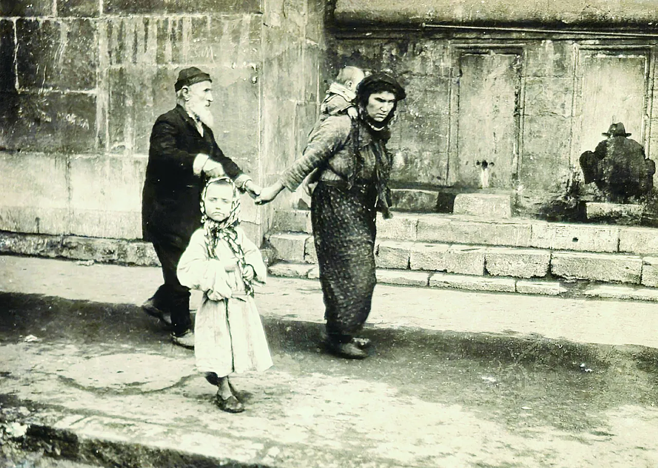 Cumhurun hüzünlü kareleri! 1920-1950 Türkiye'sinden fotoğraflar gözler önüne seriliyor