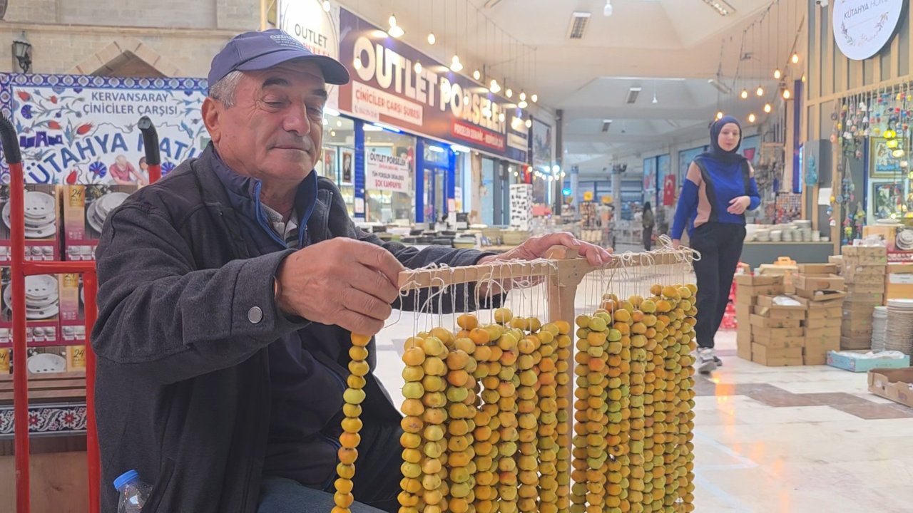 Dağlardan toplayıp şehir merkezinde satıyorlar! Tam bir vitamin ve mineral deposu: Kilosu 50 lira