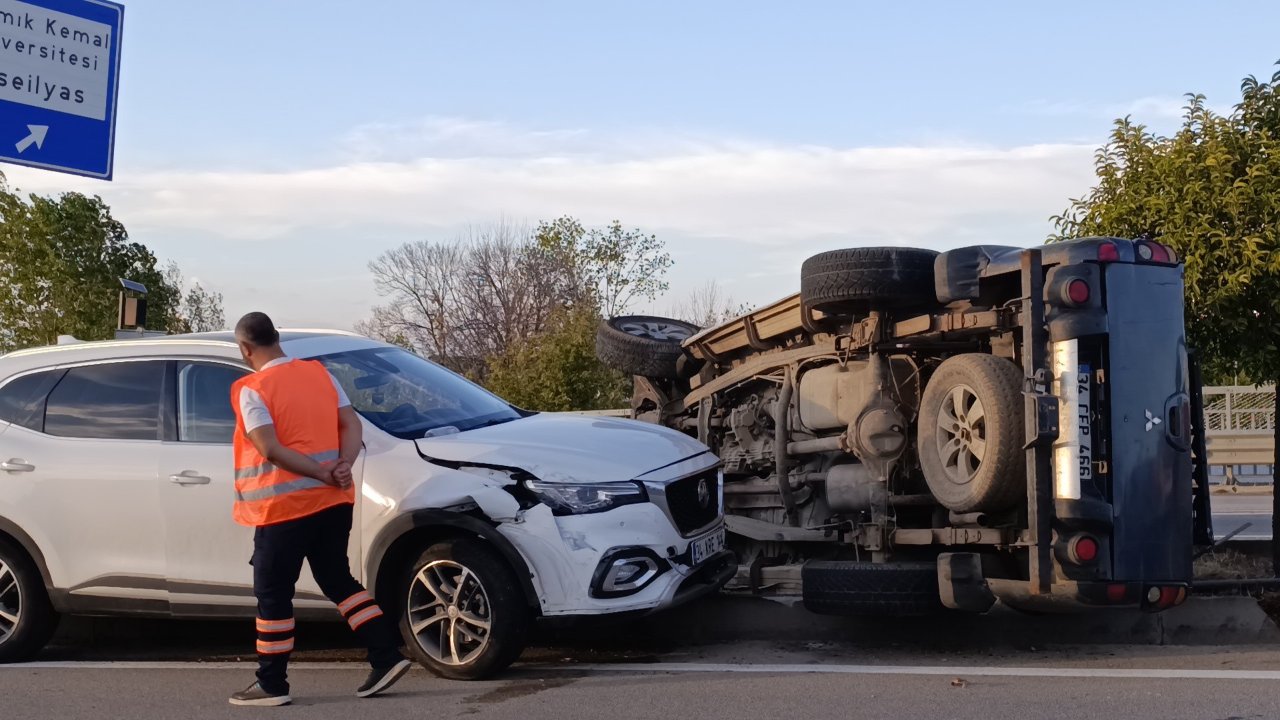 Film sahnesi gibi olay! İçinde çocuk bulunan otomobili kaçırdı, peş peşe kaza yaptı: 3 yaralı