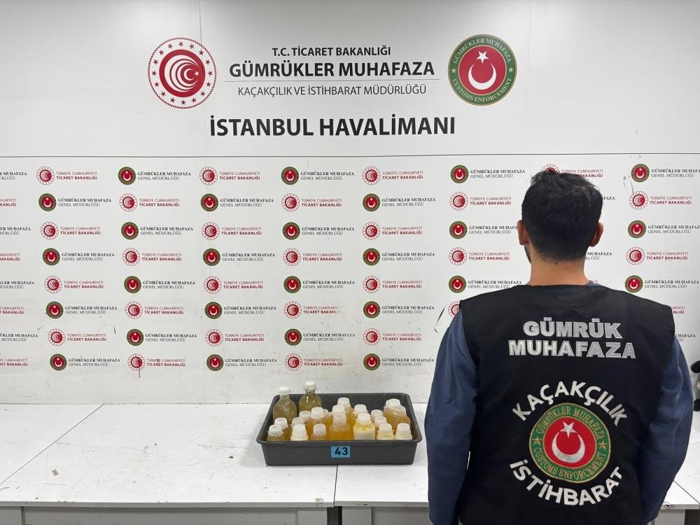 İstanbul Havalimanında operasyon: Yolcuların valizlerinden kilolarca uyuşturucu çıktı