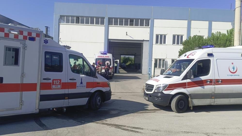 İzmirde fabrikada patlama: 3ü ağır 7 işçi yaralandı