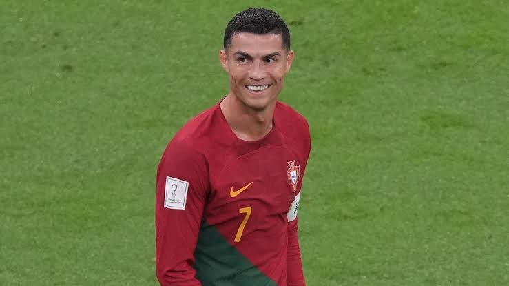 Ronaldo futbolu bıraktı mı? Milli takım kampını terk etti!