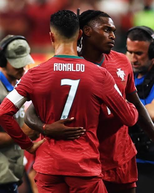 Ronaldo futbolu bıraktı mı? Milli takım kampını terk etti!