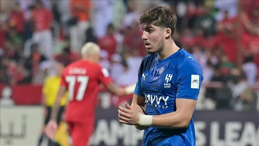 Yusuf Akçiçek, Suudi Arabistan ekibi  Al Hilal'de forma giyiyor.