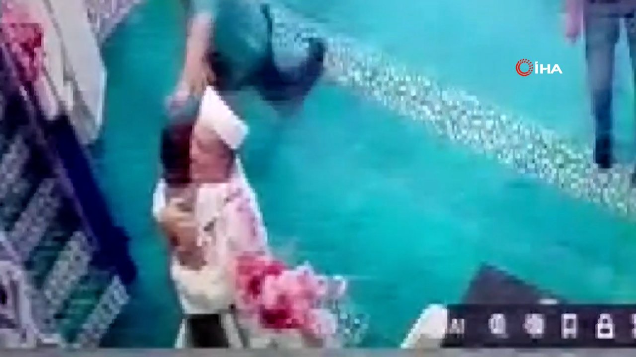 Trabzon'da yürek ısıtan anlar! 5 yaşındaki Altan'ın çok özlediği hocasına koşup sarıldığı anlar kamerada