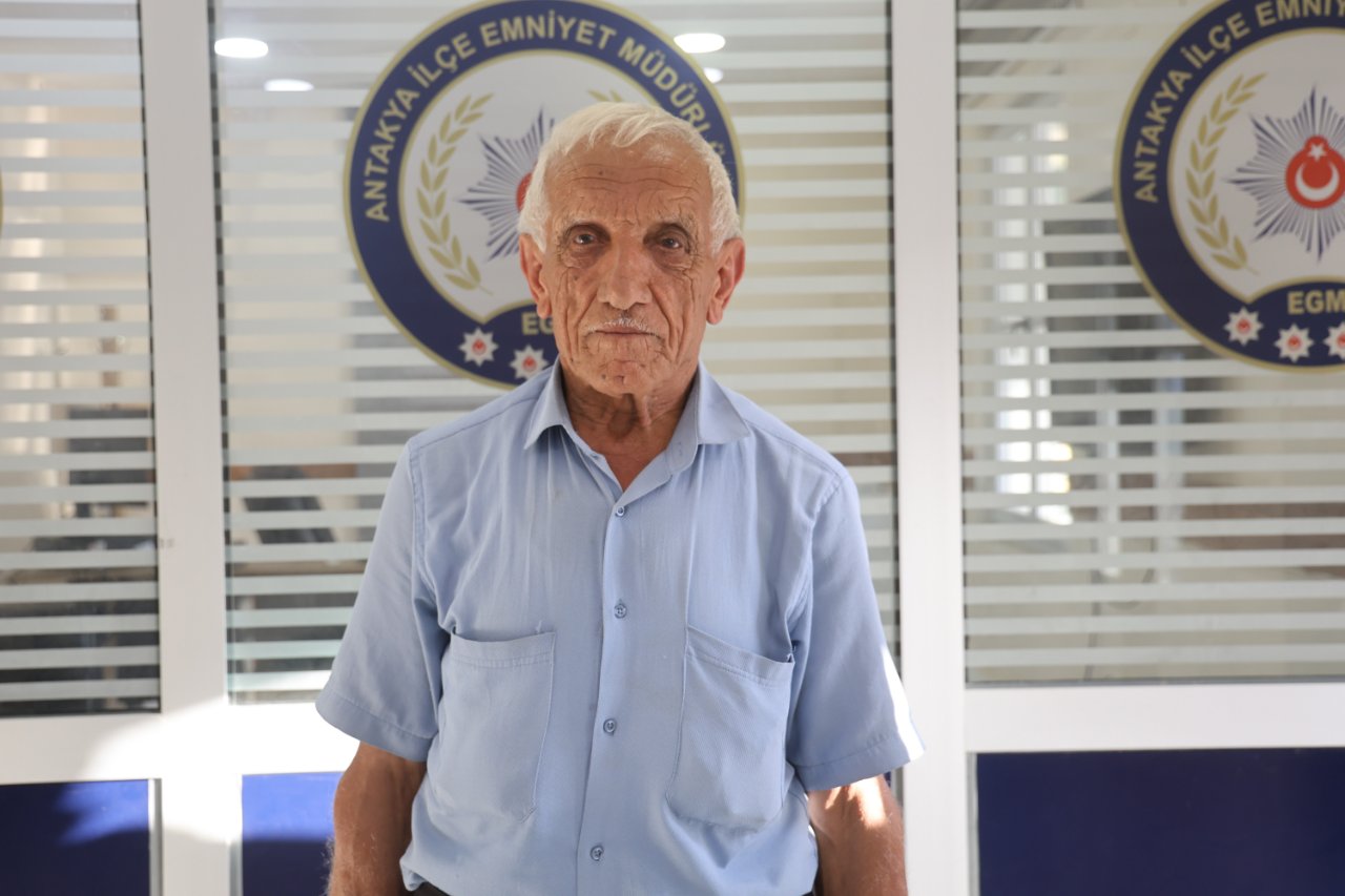 75 yaşındaki adamı evlilik vaadiyle kandırdı! 30 yaşındaki kadın baklava bahanesiyle kaçtı