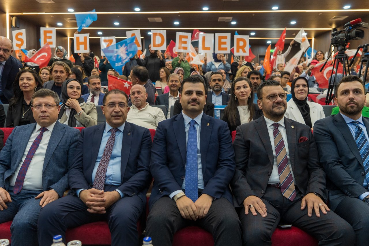 AK Partili İnan'dan Manisa esnafına: Özel ve şürekasını istasyonlarınızdan uzak tutun