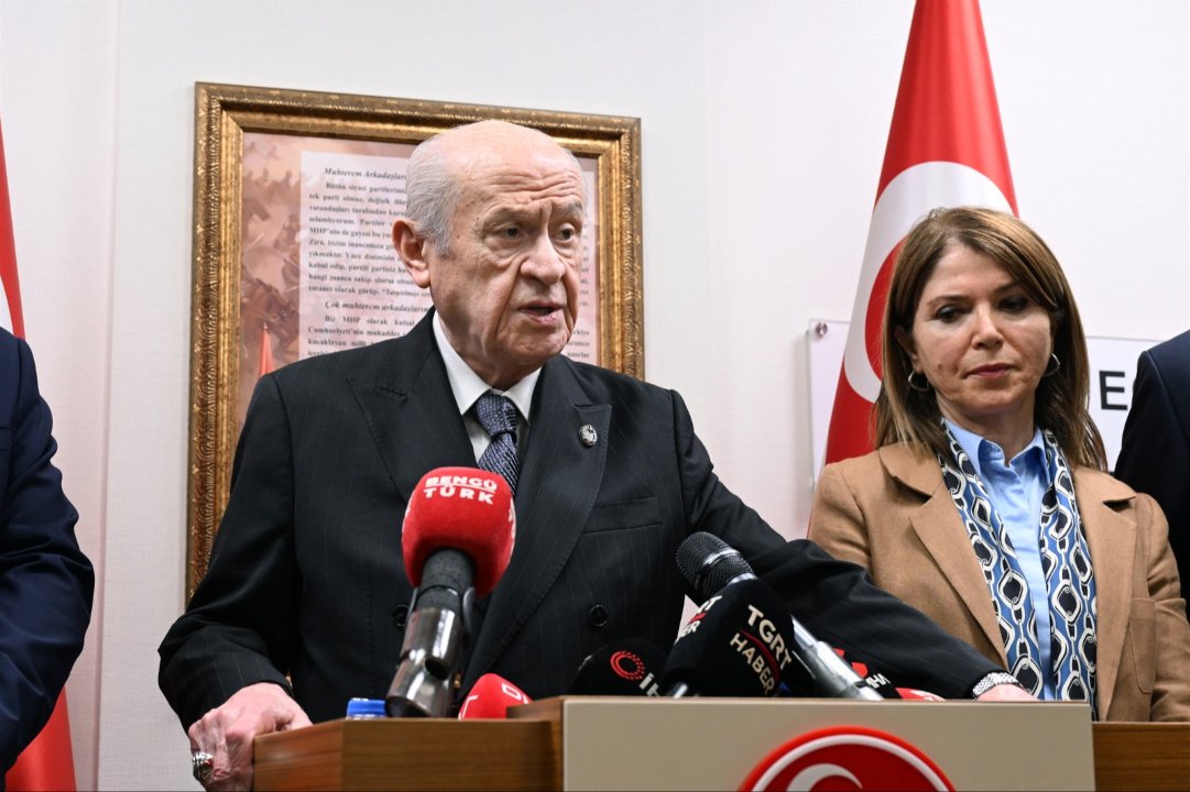 Bahçeli'den fon soruşturmasında iki bakan çıkışı: Sonuç almadan suçlamak siyasete ihanettir! görseli