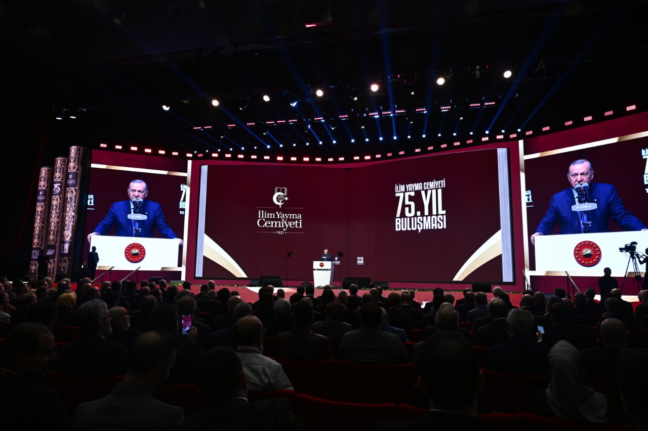 Cumhurbaşkanı Erdoğan: Bu milletin başını öne eğdirmedik, bundan sonra da eğdirmeyeceğiz