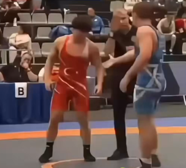 Elini sıkmayı reddetti: Milli güreşçiden İsrail’e minderde 35 saniyelik ders