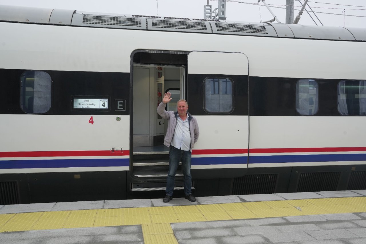 Hızlı tren seferlere başladı! Seyahat süresi 54 dakikaya düştü