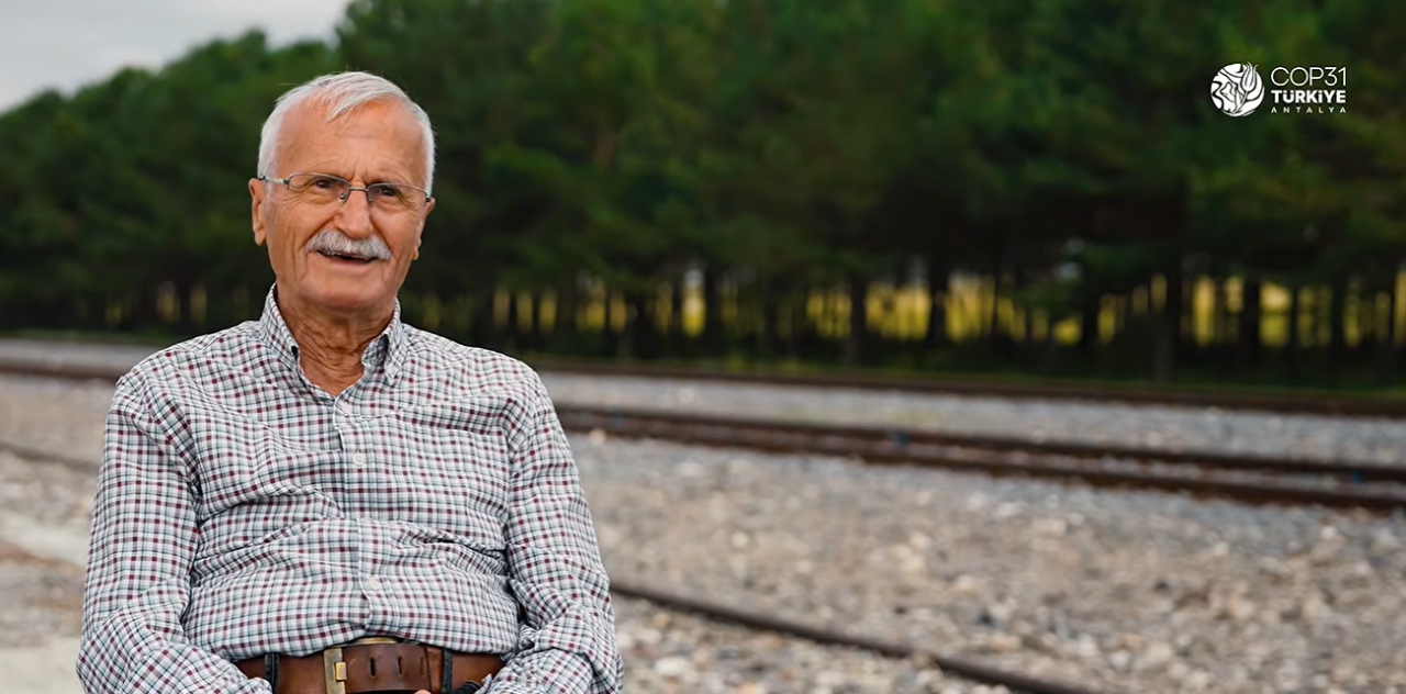 Ağaç dikilmez dediler, koca ormana dönüştü! Benliahmetin kalplere dokunan 55 yıllık hikayesi... Bakan Kurum paylaştı