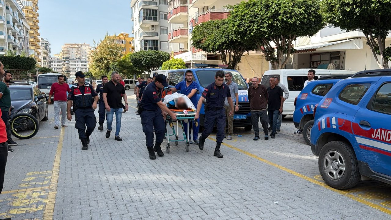 Alanya’da korkunç olay! Kardeşini balkondan aşağı atıp intihar etti