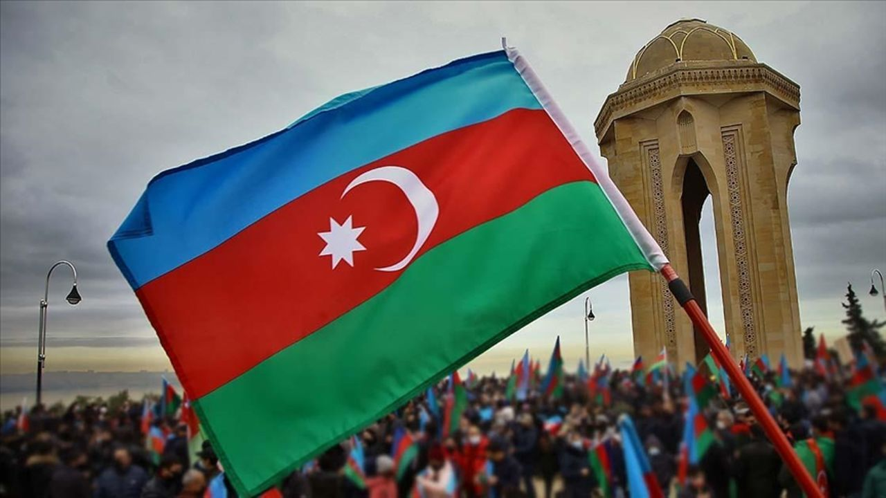 Azerbaycan için üçüncü yol mümkün mü?