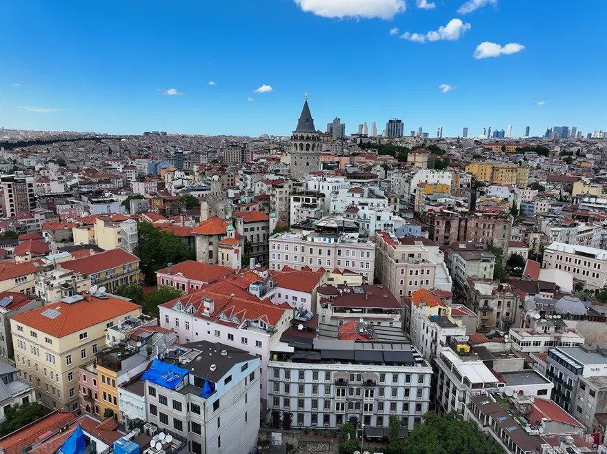 Eski ve yorgun binalardan kaçış! Kendi kendine yıkılanların sayısı bile artıyor
