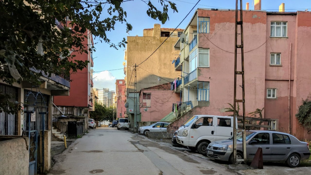 Eski ve yorgun binalardan kaçış! Kendi kendine yıkılanların sayısı bile artıyor