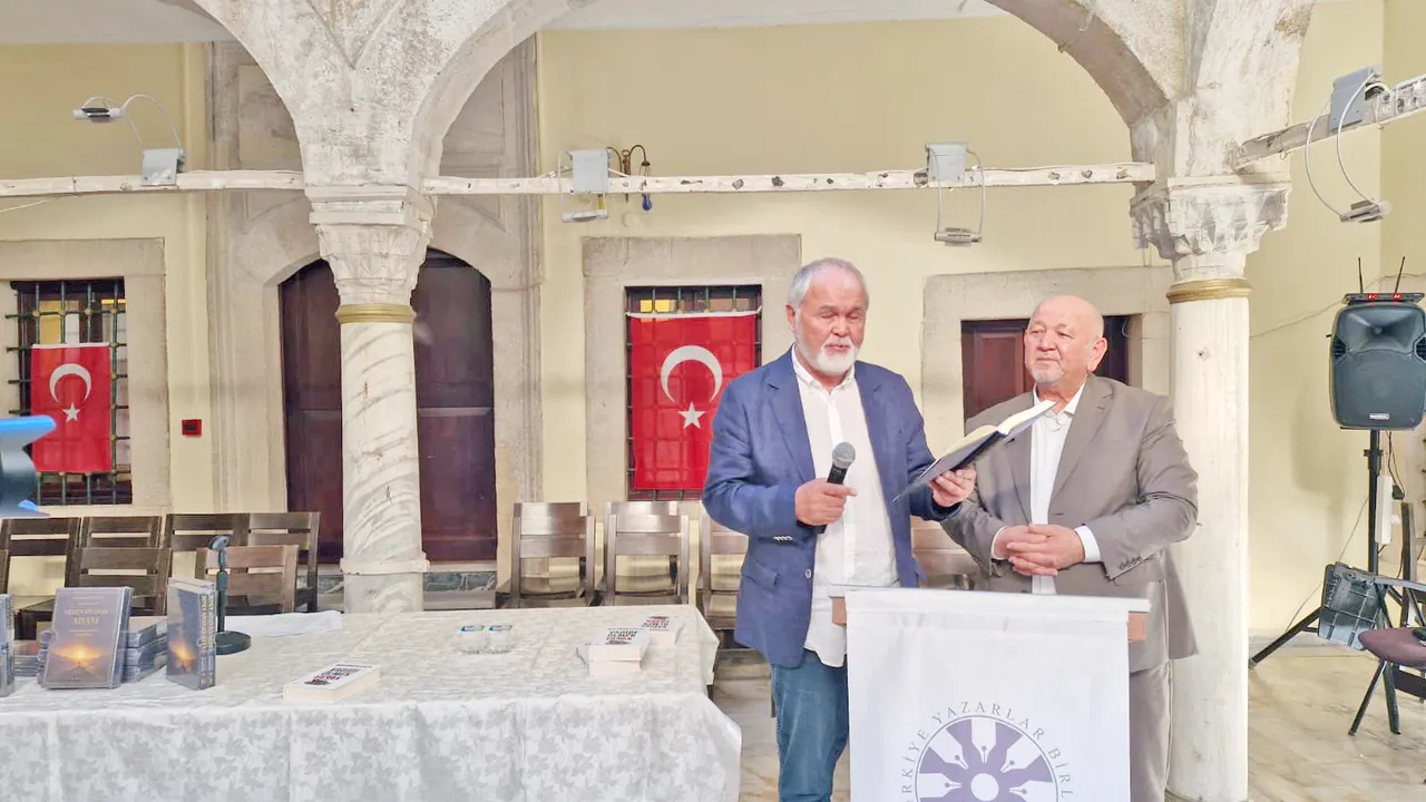 Muhammed Salih'e vefa: Özbekistanlı liderin hayatı kitap oldu